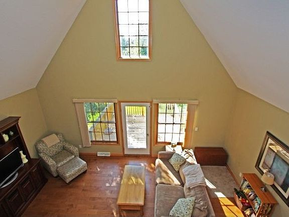 5th image of 857 Sunridge Dr