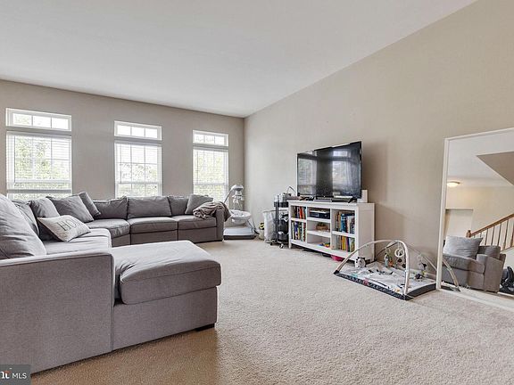 2nd image of 14 Popes Creek Ln