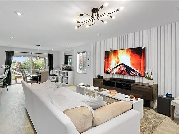 5th image of 18701 Shauna Manor Dr