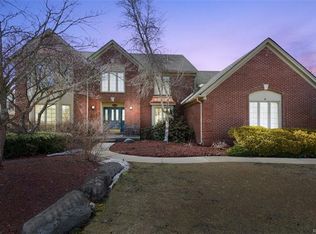 54555 Ridgeview Dr, Shelby Township, MI 48316