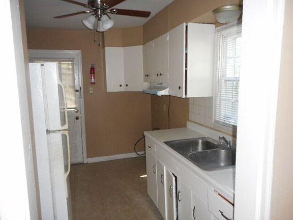 3827 Wilshire_10142015