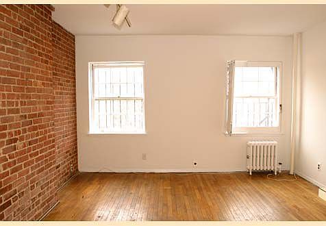 3rd image of 225 E 96th St APT 4RW