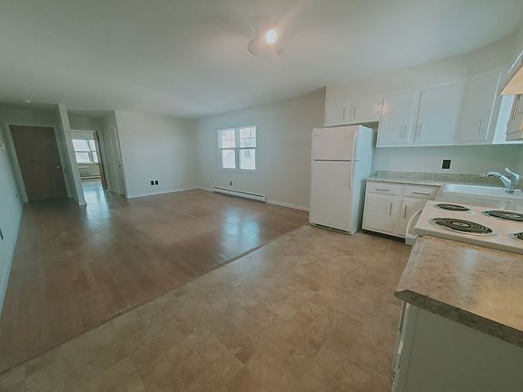 4th image of 38 Horton St #2