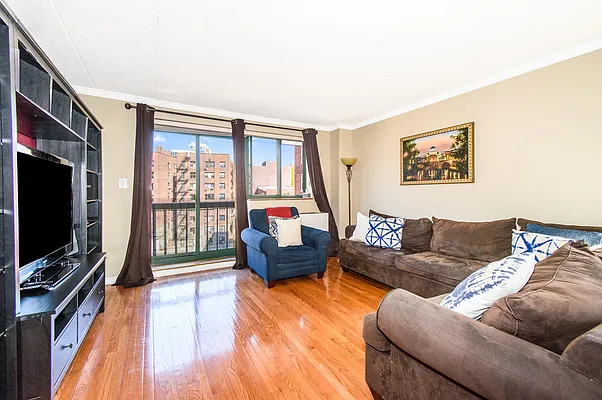 Sold by Re/Max In The City | media 21