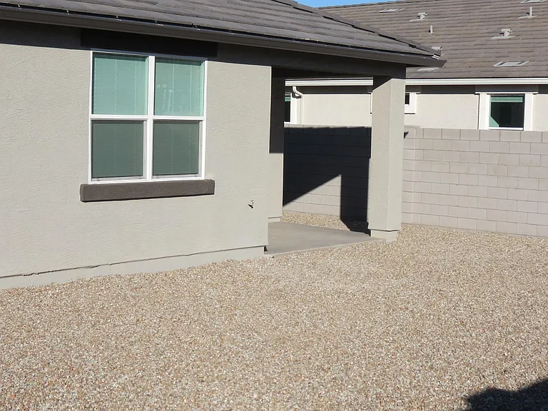 1575 E Fletcher Dr — Photo 38
