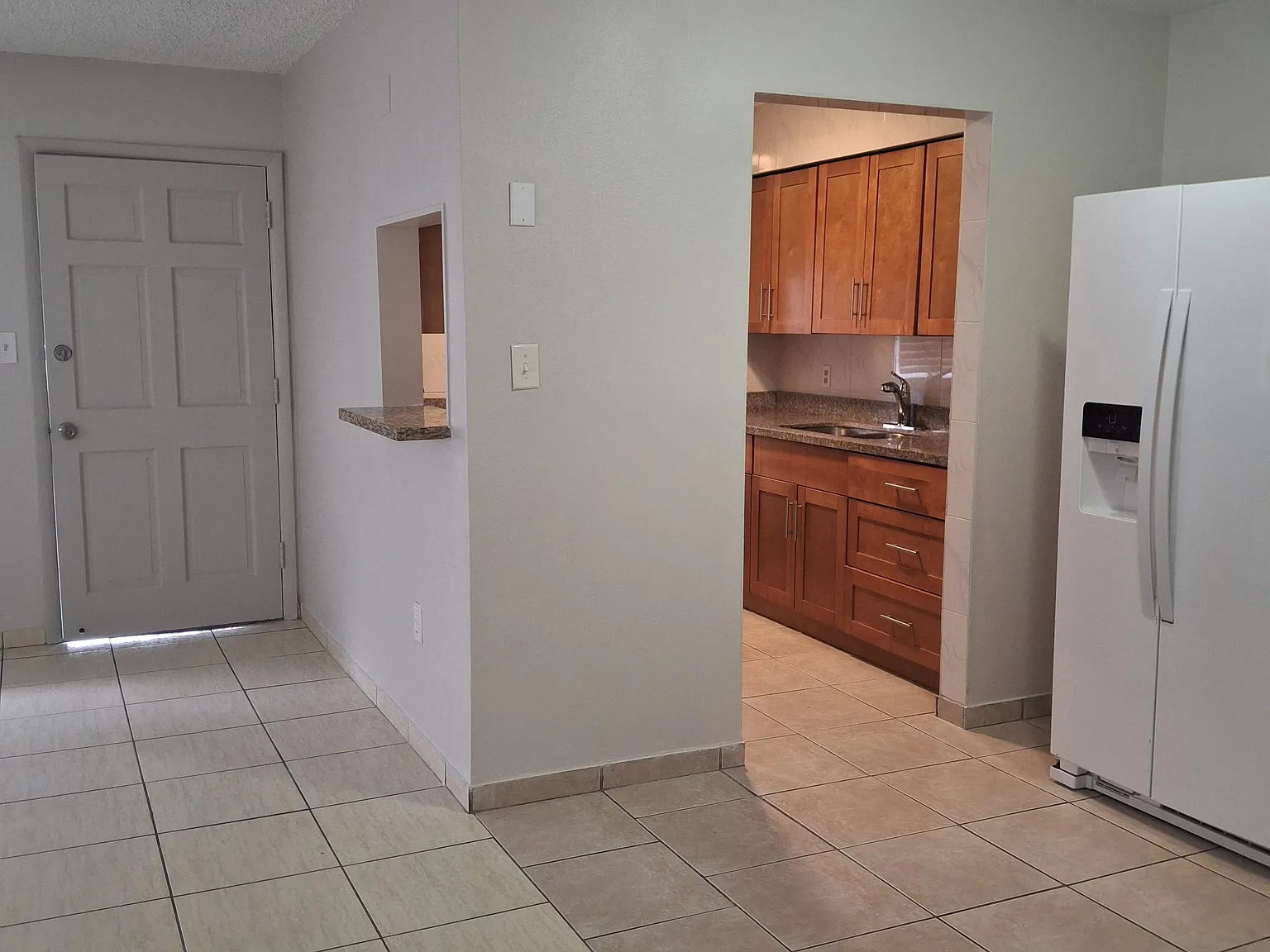 2 bed, 950 sqft, $1,300 — Photo 4