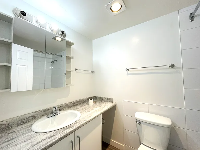 22235 119th Ave #303 — Photo 10
