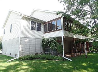 2570 N 42nd Rd, Sheridan, IL 60551