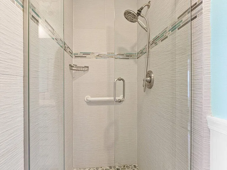 842 SE 19th Ave #103 — Photo 19