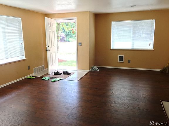 5th image of 3447 S 173rd St