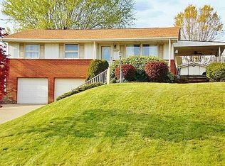 1016 McGovern Rd, Houston, PA 15342