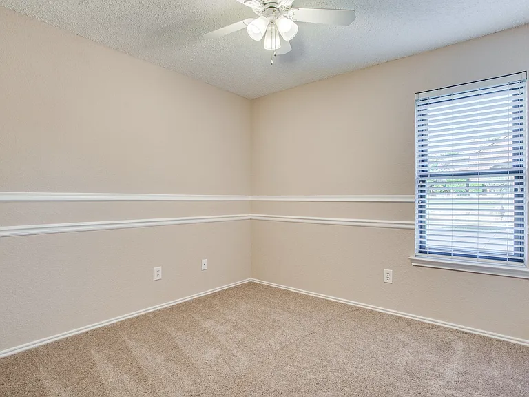 638 Plumlee Pl — Photo 8