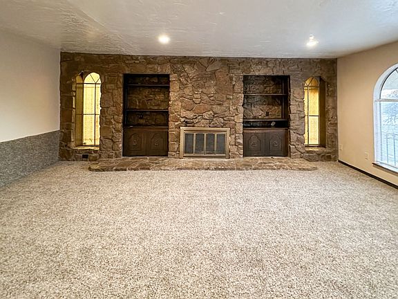 2nd image of 1104 N Bradley Ave #1104