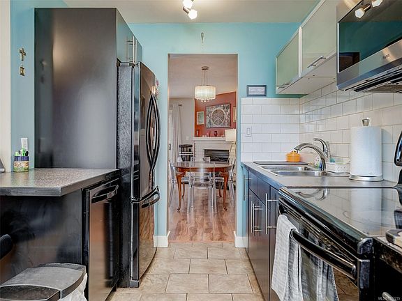 2nd image of 379 Wale Rd #4