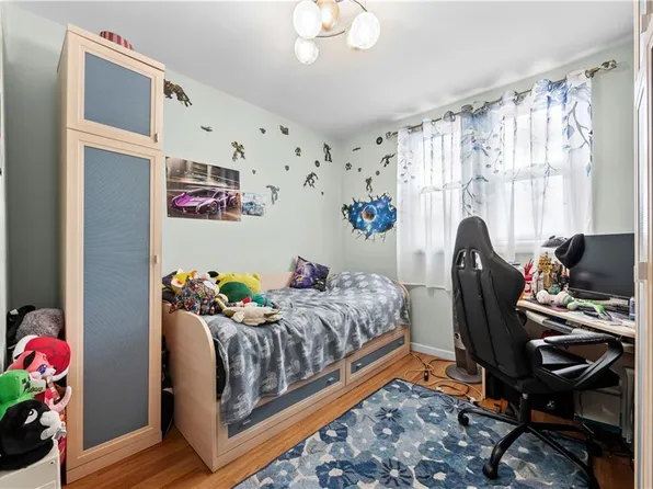 8 Lester Court image 15 of 25