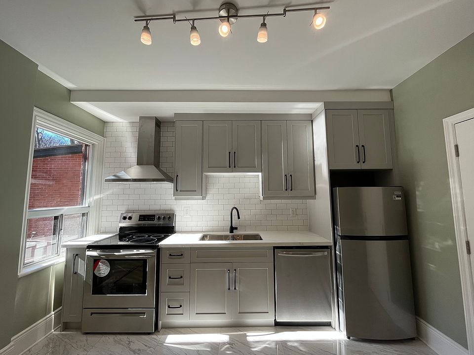 1st image of 72 Alanson St