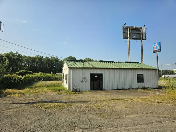 105 W Birch St, Russellville, AR 72802