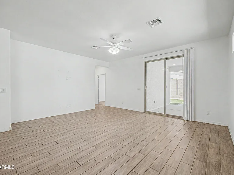 5722 W Getty Dr — Photo 13