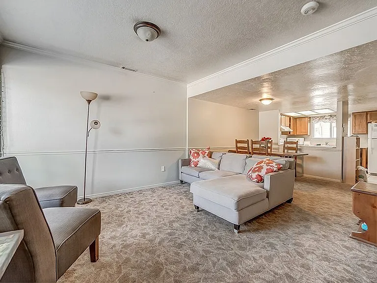 695 N 100 E #2 — Photo 2