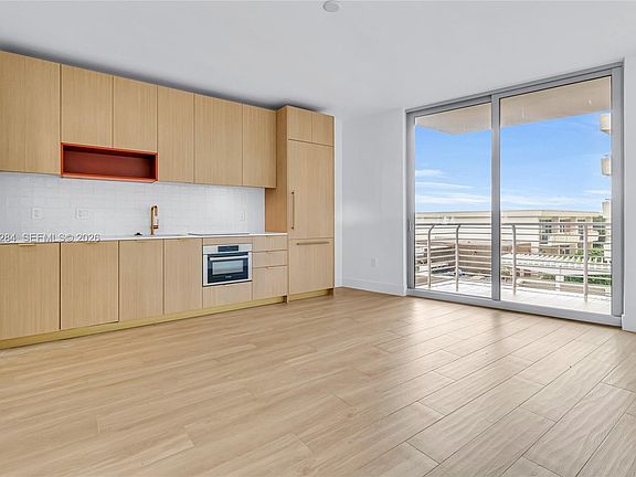 2nd image of 90 NE 32nd #714