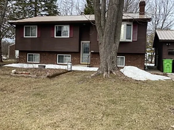 8480 Shirley Ct, Winneconne, WI 54986