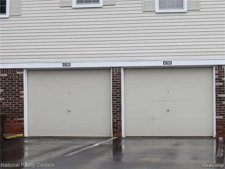 42106 Gladwin St — Photo 26
