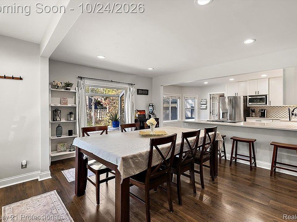 935 Ottawa Dr, photo 8