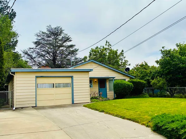 1221 Sunset Pl, Sunnyside, WA 98944