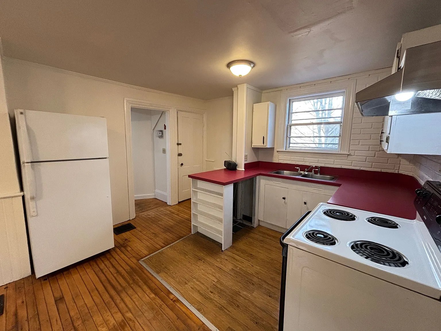 12 Boynton St — Photo 4