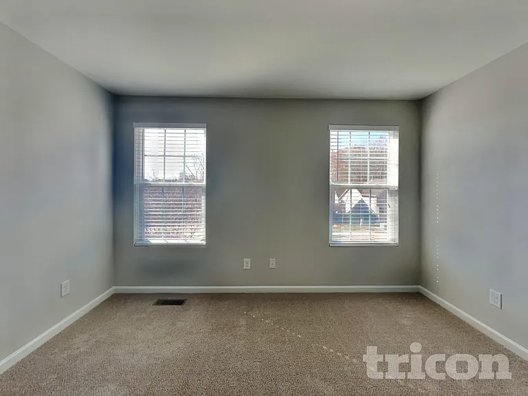 1068 Countess Ln — Photo 15