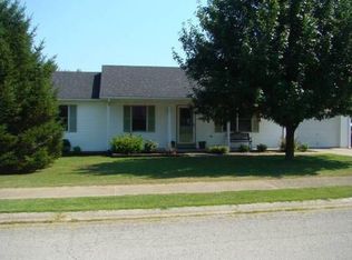 111 Bowen Dr, Lawrenceburg, KY 40342