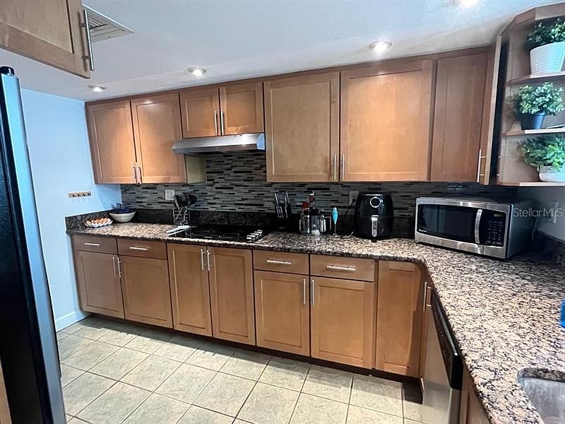 1st image of 201 W Laurel St APT 602