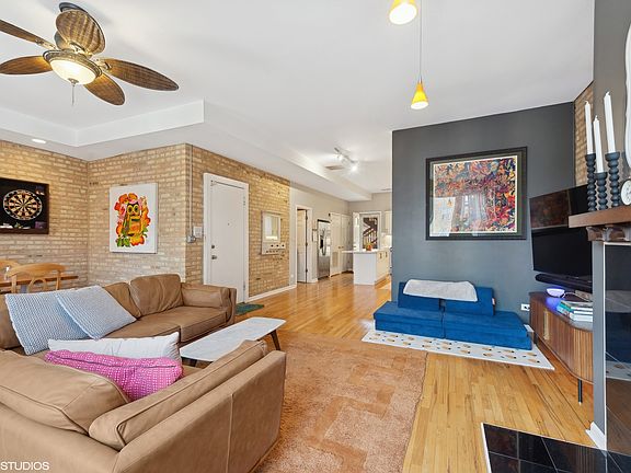 4th image of 2644 N Washtenaw Ave #2D