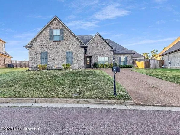 2568 Summer Knoll Dr, Southaven, MS 38672