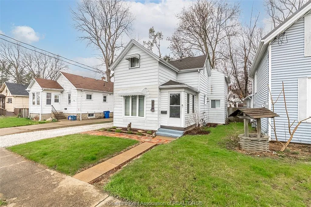 35 Llydican Ave photo 1