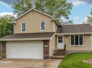 4506 84th St, Urbandale, IA 50322