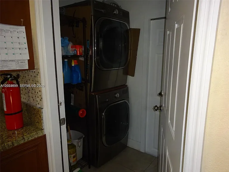 9240 SW 56th St — Photo 14