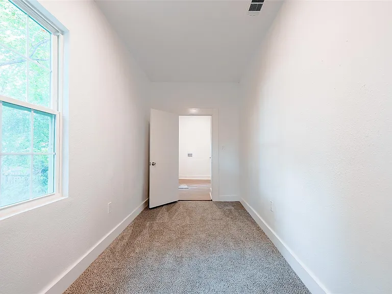 335 N Marsalis Ave — Photo 10