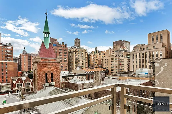 Rented by Bond New York | media 35