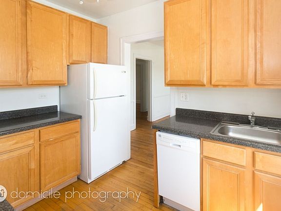 2nd image of 2557 W Montrose Ave APT 1B