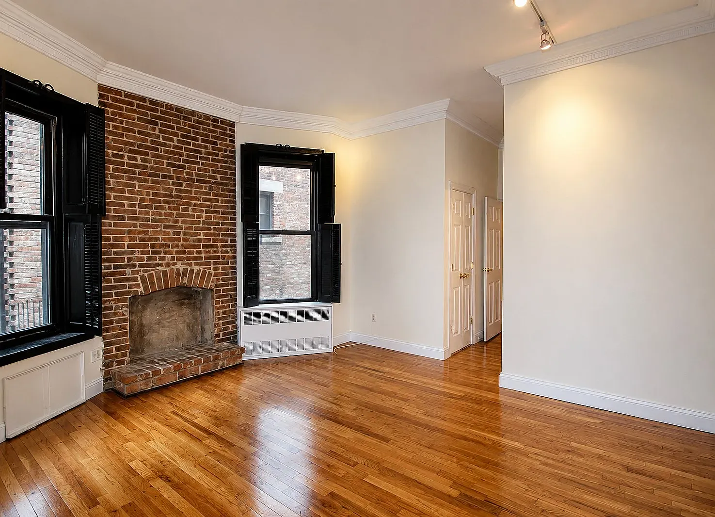 76 West 85th Street — Photo 2