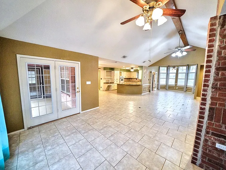 1508 Mount Laurel — Photo 17