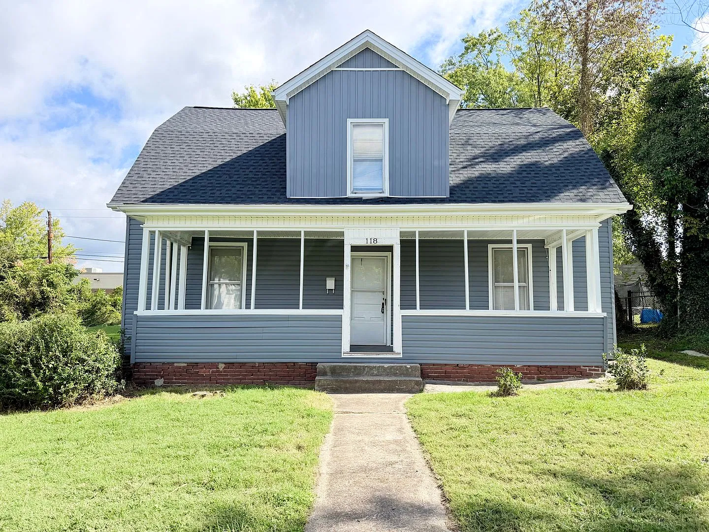 Spacious 4-Bedroom Historic Home Near Downtown Kingsport | 2,250 Sq. Ft. — Photo 1