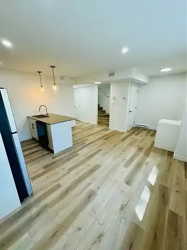 2 bed, 1.0 bath, $1,550 — Photo 2