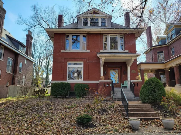 4260 Flora Pl, Saint Louis, MO 63110