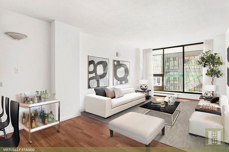 1st image of 122-124 Elizabeth St #6B