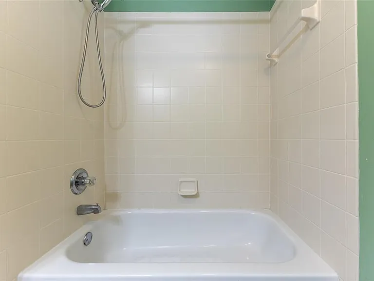 2429 NW 93rd St — Photo 35