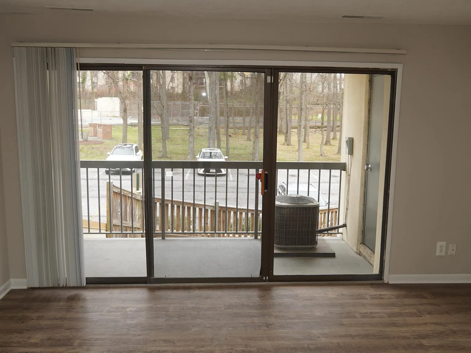 10114 Campus Way S — Photo 2