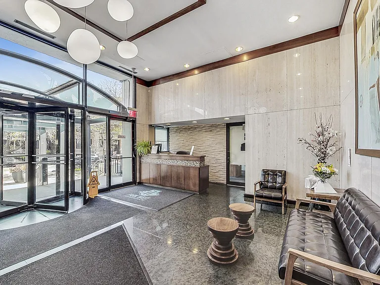 444 W Fullerton Pkwy #1010 — Photo 3