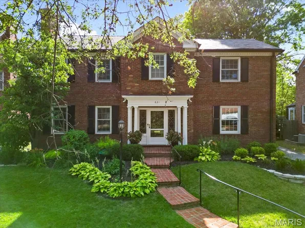 821 S Bemiston Ave, Saint Louis, MO 63105